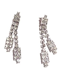 VINTAGE 60s DOUBLE ROW PRONG SET RHINESTONE SILVERTONE DROP POST 2" EARRINGS